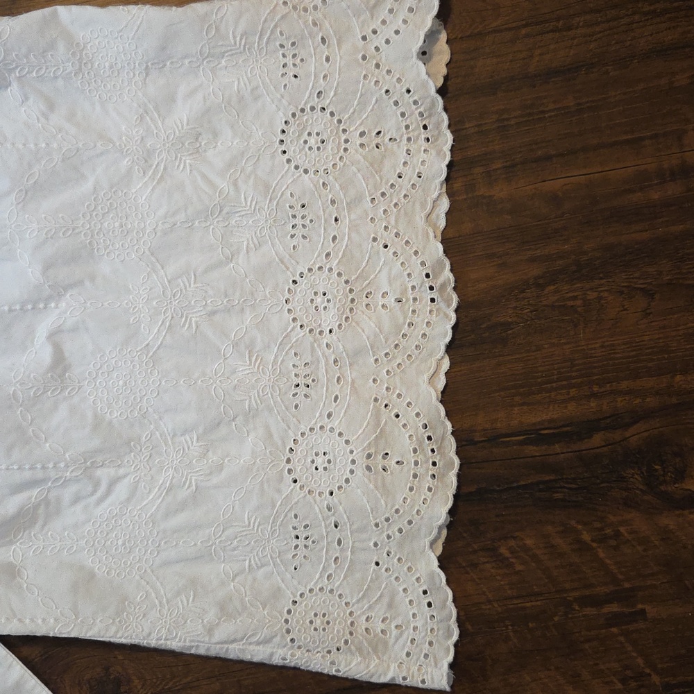 Talbots White Embroidered Blouse Size Medium - Picture 3 of 7